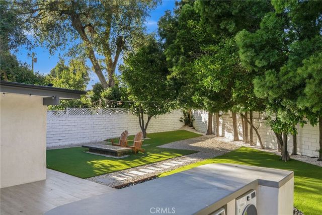 13135 Chandler Boulevard, Sherman Oaks, CA 91401