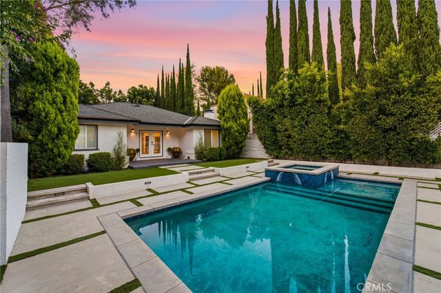 13135 Chandler Boulevard, Sherman Oaks, CA 91401