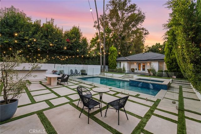 13135 Chandler Boulevard, Sherman Oaks, CA 91401