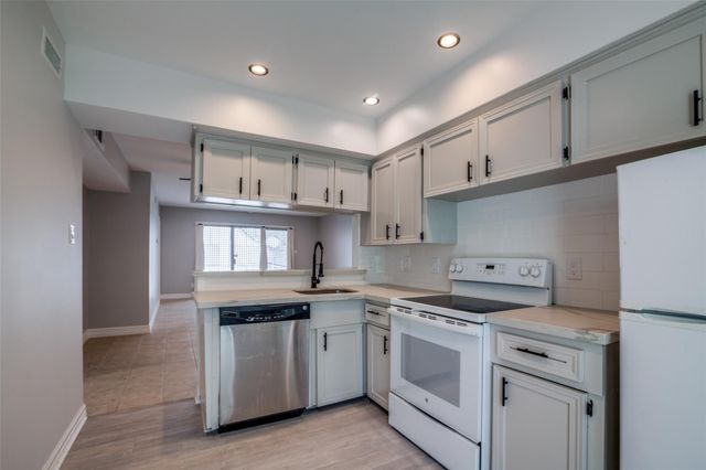 9025 Rue Cambon Street 66, Houston, TX 77074