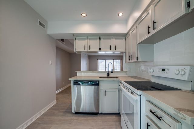 9025 Rue Cambon Street 66, Houston, TX 77074