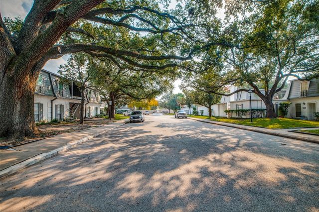 9025 Rue Cambon Street 66, Houston, TX 77074