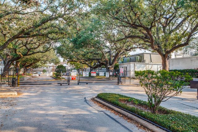 9025 Rue Cambon Street 66, Houston, TX 77074