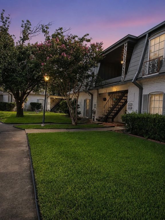 9025 Rue Cambon Street 66, Houston, TX 77074
