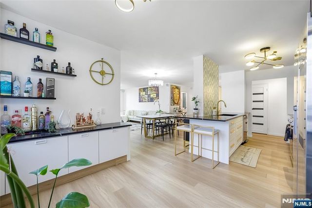 200 Winston 1008, Cliffside Park, NJ 07010