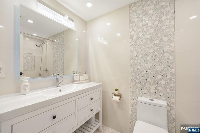 200 Winston 1008, Cliffside Park, NJ 07010