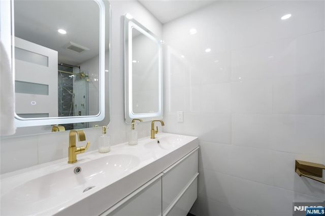 200 Winston 1008, Cliffside Park, NJ 07010