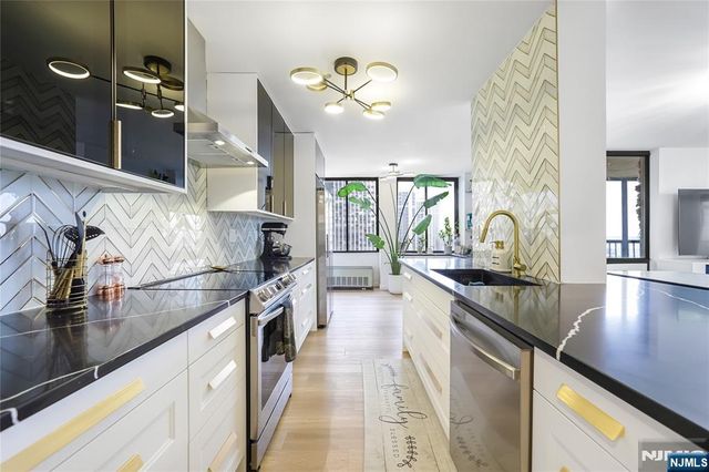 200 Winston 1008, Cliffside Park, NJ 07010