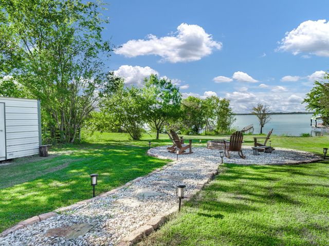 204 Kenny Drive, West Tawakoni, TX 75474