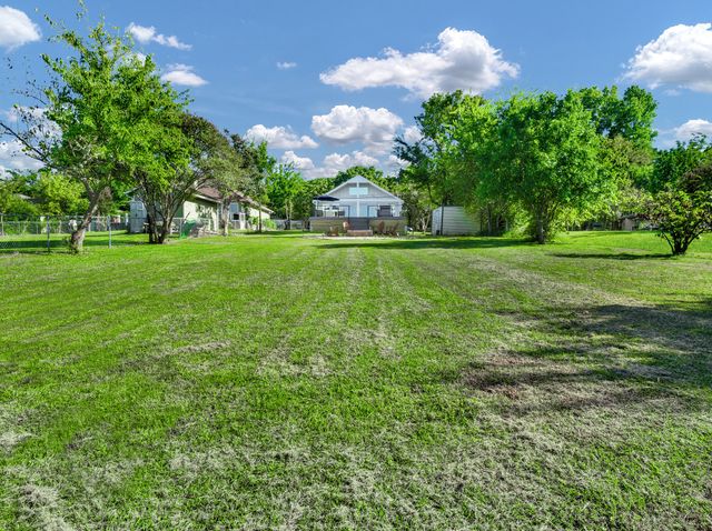 204 Kenny Drive, West Tawakoni, TX 75474