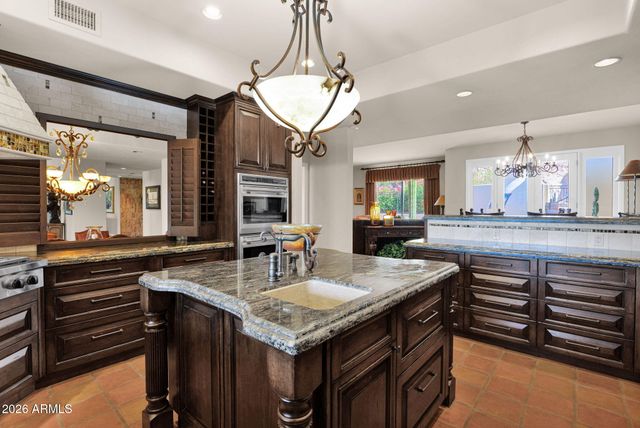 8129 N 54TH Street N, Paradise Valley, AZ 85253