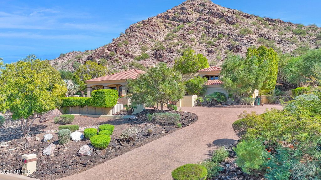 8129 N 54TH Street N, Paradise Valley, AZ 85253