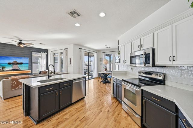 41264 N VINE Avenue, San Tan Valley, AZ 85140