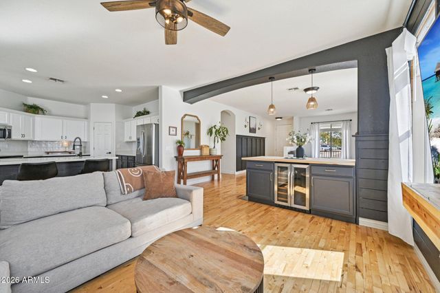 41264 N VINE Avenue, San Tan Valley, AZ 85140