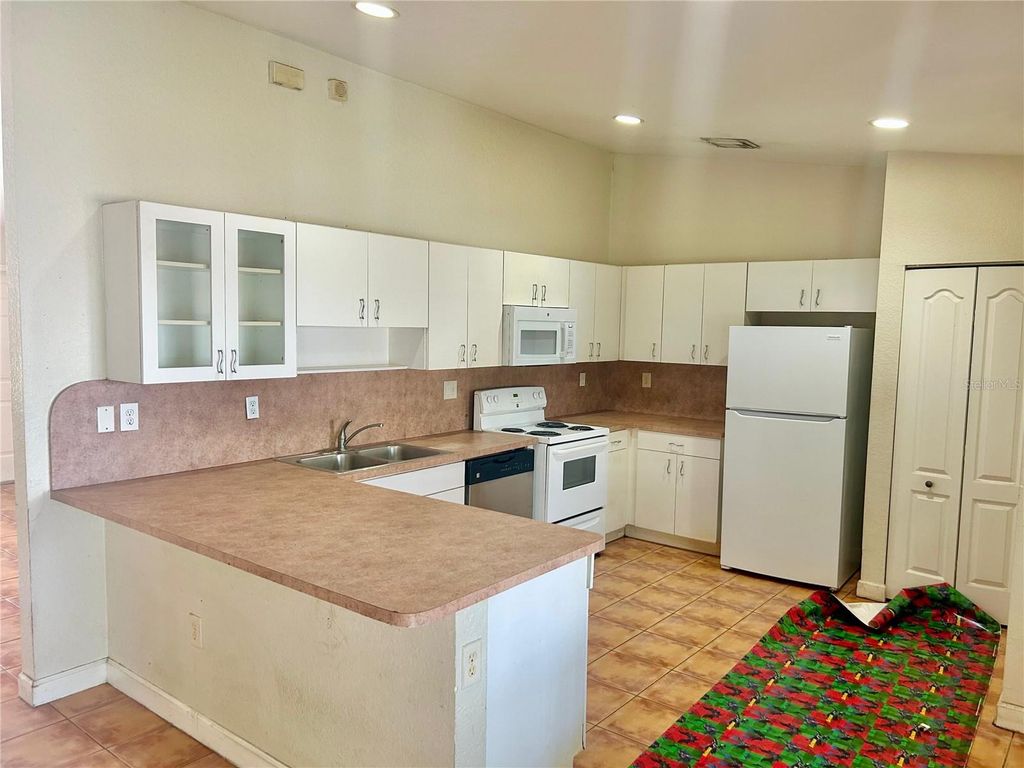 Image 11 of property listing at 14981 SW 180TH, Miami, FL 33187