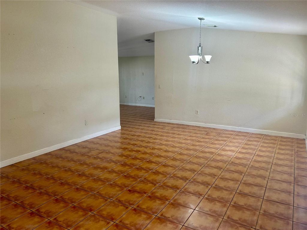 Image 4 of property listing at 14981 SW 180TH, Miami, FL 33187