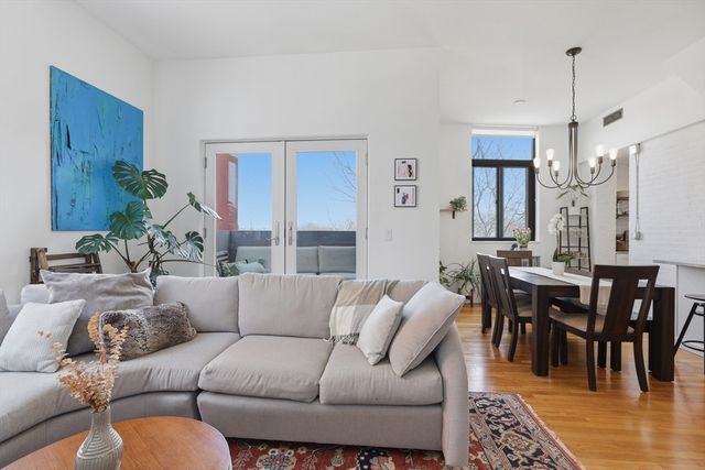 99 Gove Street 16, Boston, MA 02128