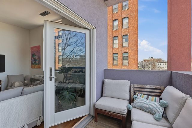 99 Gove Street 16, Boston, MA 02128