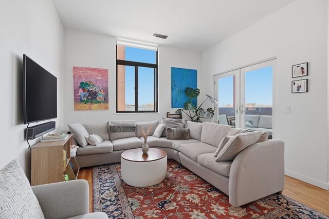 99 Gove Street 16, Boston, MA 02128