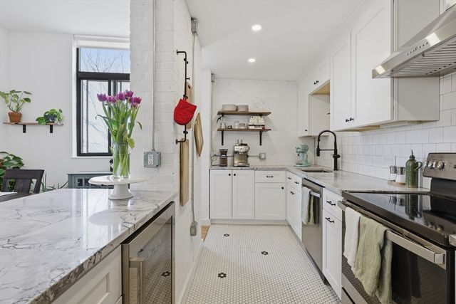 99 Gove Street 16, Boston, MA 02128