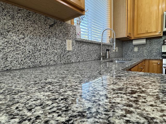 474 Bluebird Lane, Woodbury, MN 55125