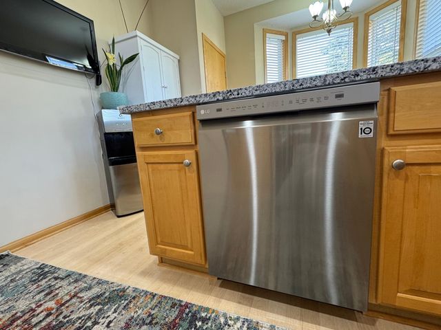 474 Bluebird Lane, Woodbury, MN 55125