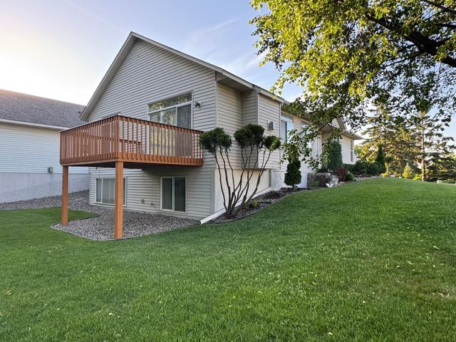 474 Bluebird Lane, Woodbury, MN 55125