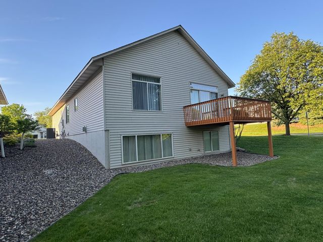 474 Bluebird Lane, Woodbury, MN 55125
