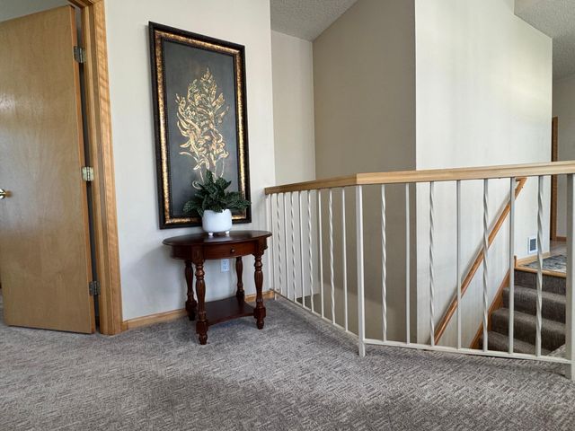 474 Bluebird Lane, Woodbury, MN 55125
