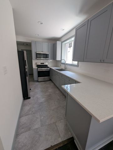 7953 S Essex Avenue S 2, Chicago, IL 60617