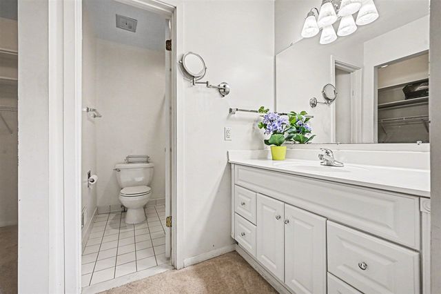 242 Dunbarton Court, Kalamazoo, MI 49006