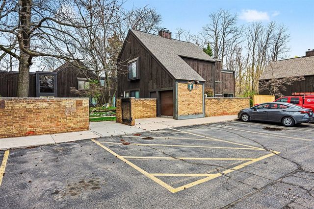 242 Dunbarton Court, Kalamazoo, MI 49006