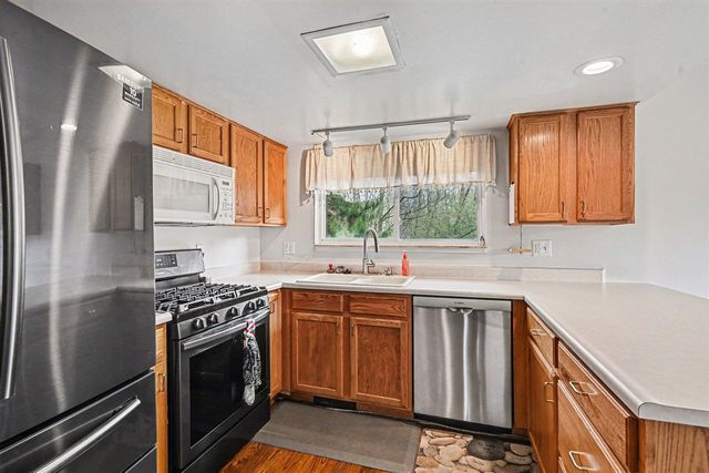 242 Dunbarton Court, Kalamazoo, MI 49006