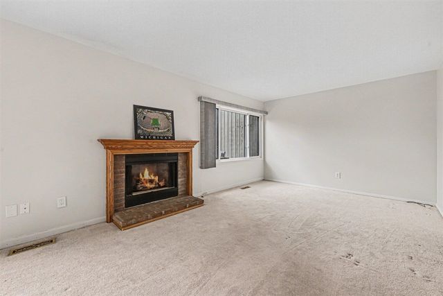 242 Dunbarton Court, Kalamazoo, MI 49006