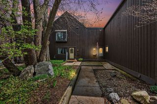 242 Dunbarton Court, Kalamazoo, MI 49006