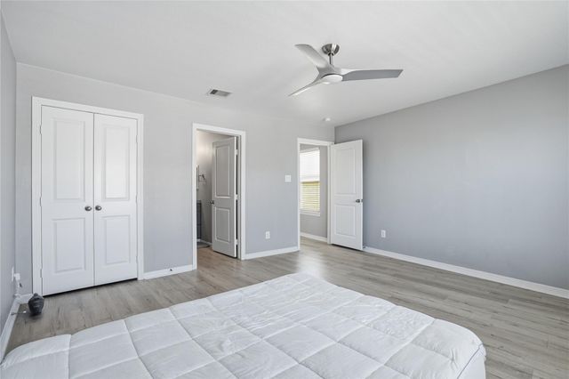709 N Bayshore Drive, La Porte, TX 77571