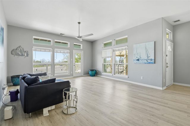 709 N Bayshore Drive, La Porte, TX 77571