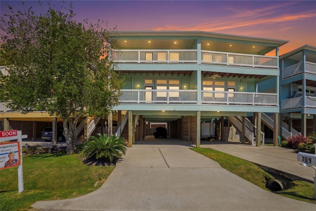 709 N Bayshore Drive, La Porte, TX 77571