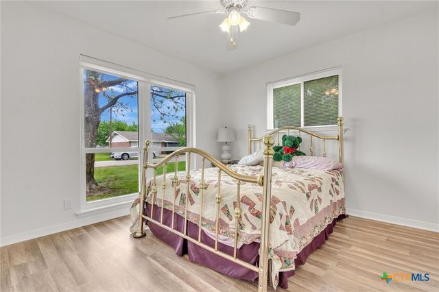 104 S Meadow Drive, Little River Academy, TX 76554