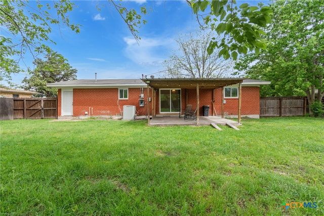 104 S Meadow Drive, Little River Academy, TX 76554