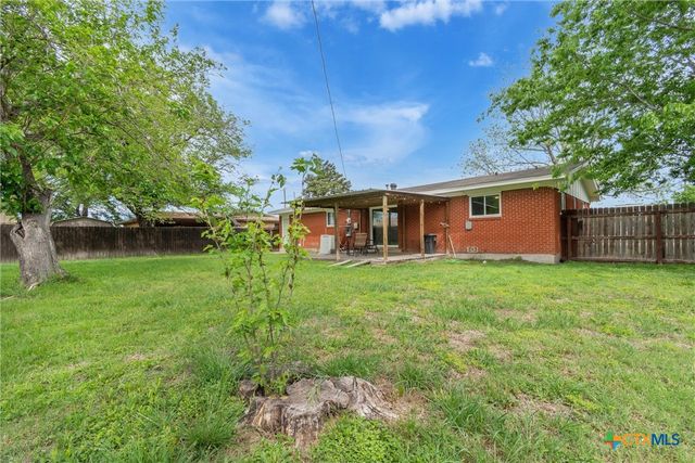 104 S Meadow Drive, Little River Academy, TX 76554