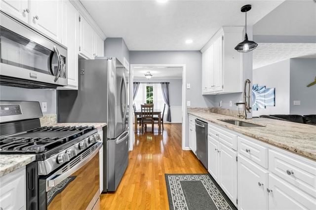 205 Brookhaven Place, Canton, GA 30114
