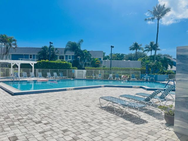 621 Ocean Dunes Circle, Jupiter, FL 33477