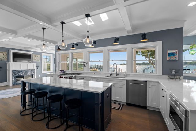 88 Water Street, Stonington, CT 06378