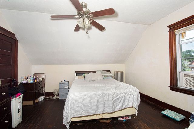 7 Clarence St, Worcester, MA 01610