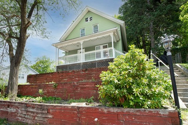7 Clarence St, Worcester, MA 01610