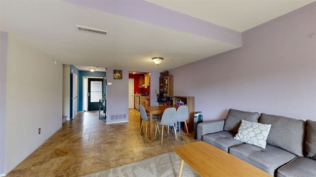 718 Peninsula Court, Ann Arbor, MI 48105