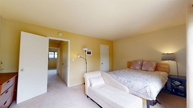 718 Peninsula Court, Ann Arbor, MI 48105