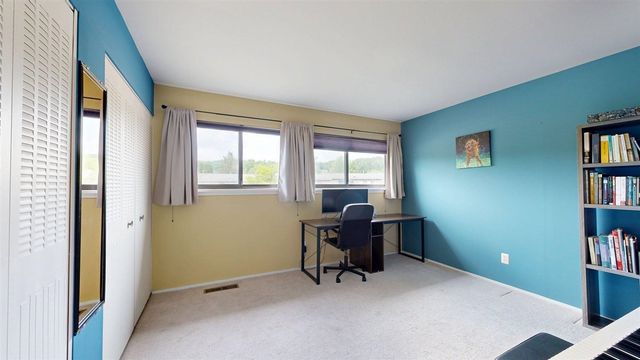 718 Peninsula Court, Ann Arbor, MI 48105