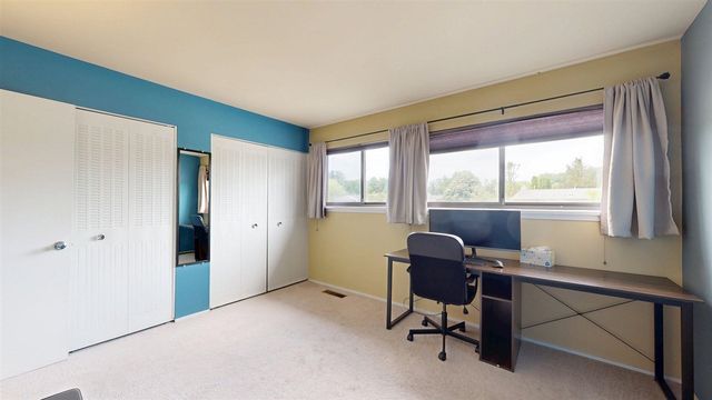718 Peninsula Court, Ann Arbor, MI 48105